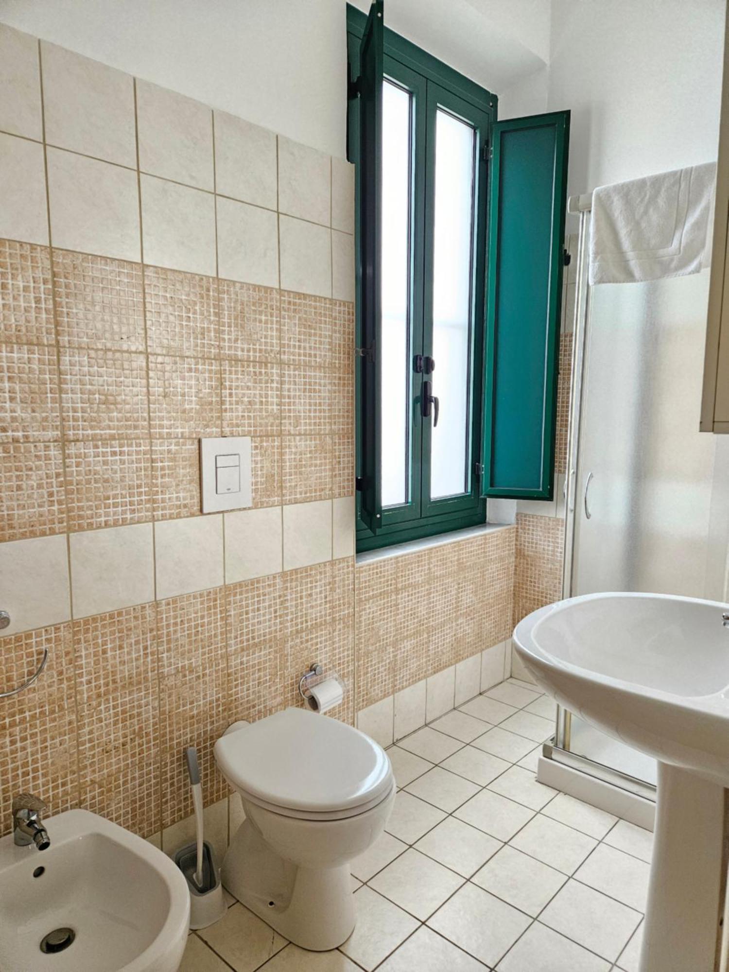 B&B Green Stazione Centrale E Centro 레조디칼라브리아 외부 사진