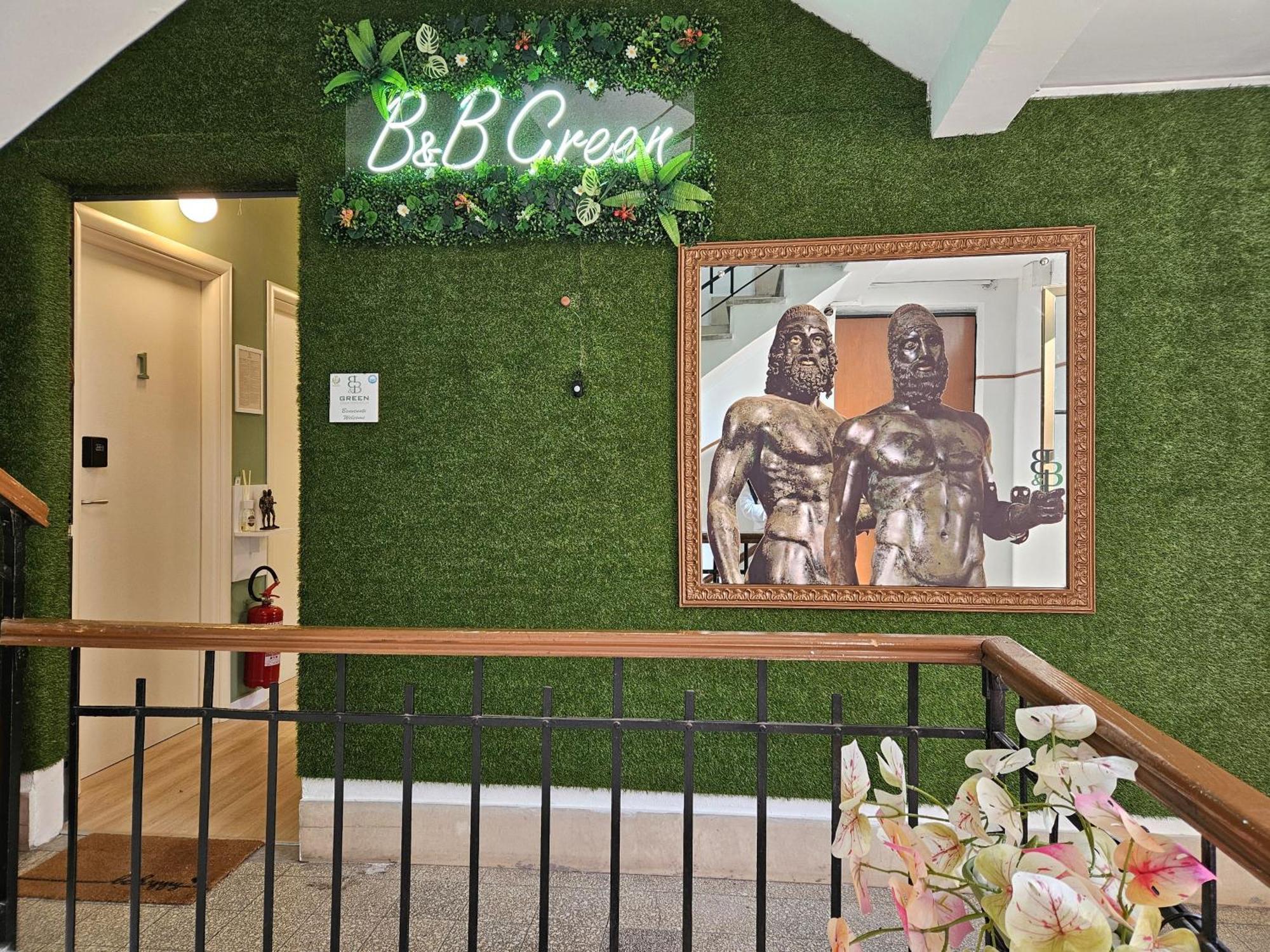 B&B Green Stazione Centrale E Centro 레조디칼라브리아 외부 사진